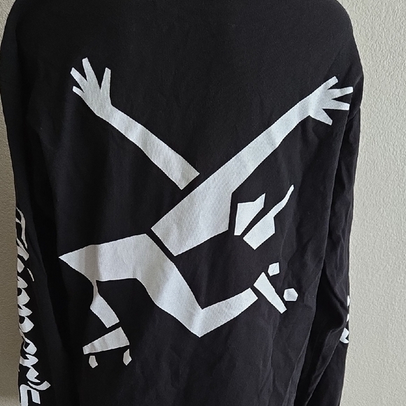 Usher Flipper's 2023 Vegas Residency Black and White Long Sleeve Tees - Picture 4 of 10